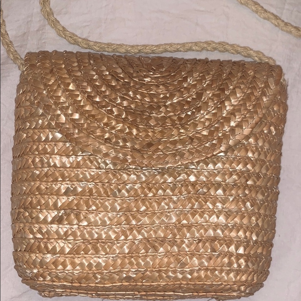 HM - Picture 2 of 6